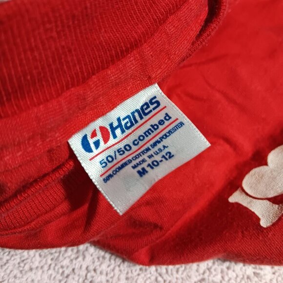 MEDIUM 10-12 Vintage 1980's Boys T-SHIRT  RED HANES BRASS BUCKLE GRAPHIC - Picture 3 of 7